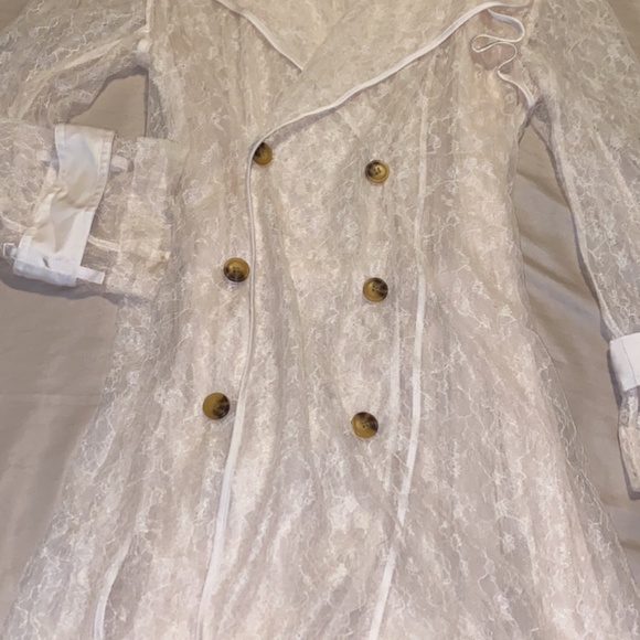 Beautiful Lace Trench-coat XS/S - Picture 3 of 3